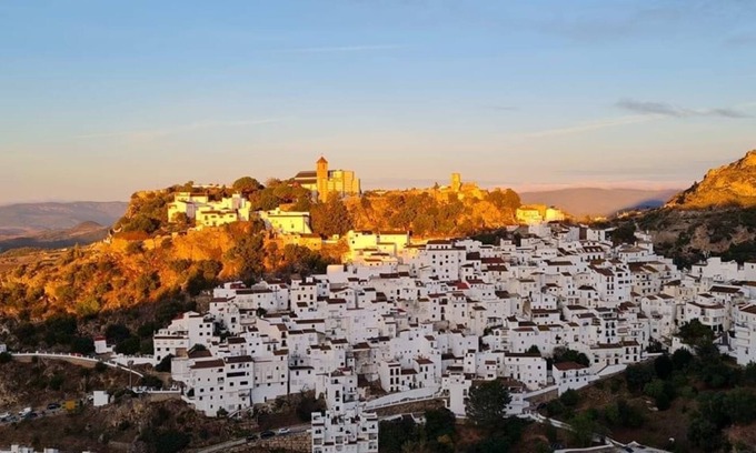 Casares House | Stylish Casares, 3 bedrooms large patio, terrace & communal pool