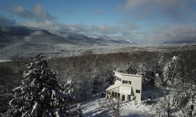 Elka Park House | Stylish Catskills Mountain Getaway Near HITS, Woodstock & Hunter