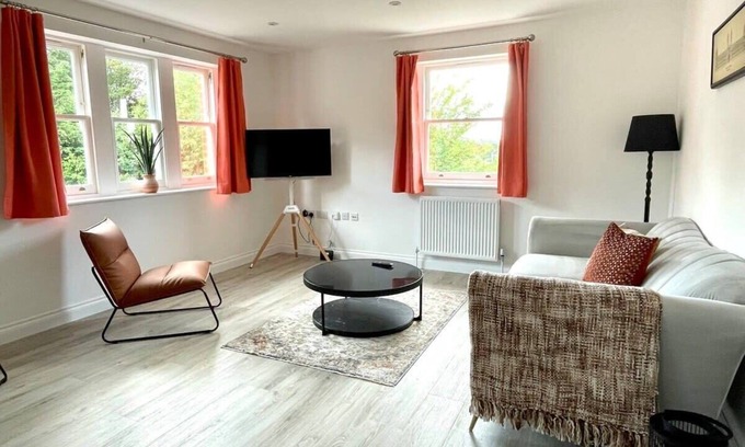Reading Apartment | Stylish Central Reading | Free Parking |