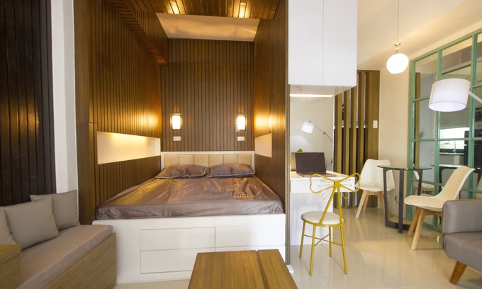 Highway Hills Condo | Stylish City Centre +WIFI+Netflix+Pool