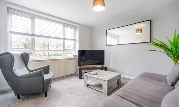 Sheffield City Centre House | Stylish & Comfortable 3BR Spacious Home w/Parking