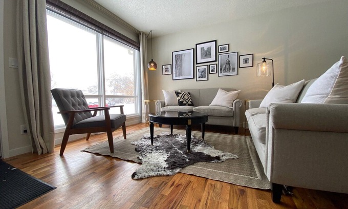 Rapid City House | Stylish & Comfortable 3 Queen Beds - Minutes from Downtown