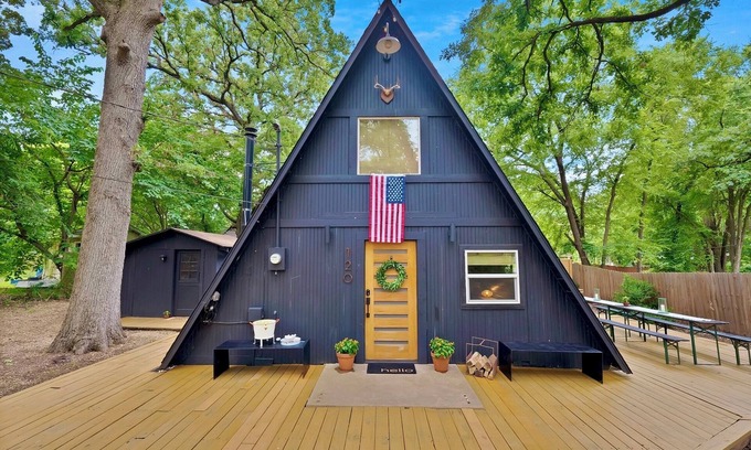 Cedar Creek Reservoir Cabin | Stylish, cozy A-Frame house just 1 block from Cedar Creek Lake.