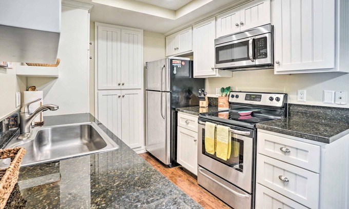 Del Obispo Condo | Stylish Dana Point Getaway: 1 Mi to Beach!