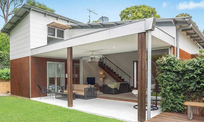 Mona Vale House | Stylish Family Stay – Cafes, Golf & Beach Nearby