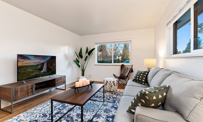 University Acres Condo | Stylish Getaway w/Designer Touches - Free Bikes