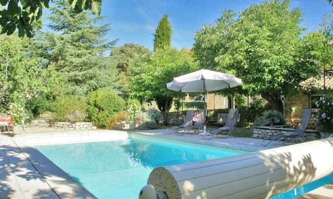 Viens Villa | Stylish Hilltop Retreat