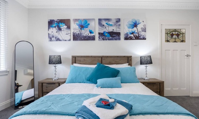 Ballarat House | Stylish Home 5min drive to Sovereign Hill & Lake