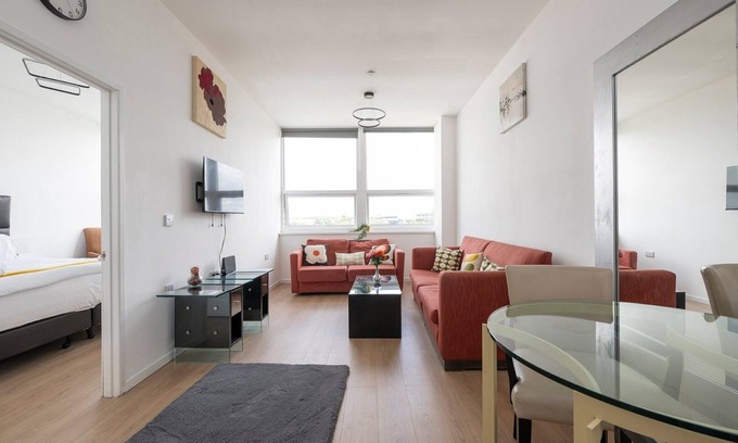 Smethwick Apartment | Stylish home near Birmingham city centre