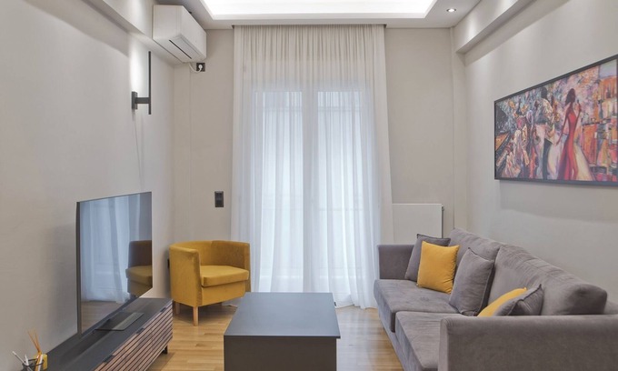 Ilisia Apartment | Stylish Ilisia Stay Luxury Fully Reno 2BR, 2BA Apt