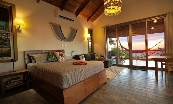 Belen de Nosarita House | Stylish Jungle Home, Nosara, Samara & Ocean Views, 1 bdrm, Starlink Wifi