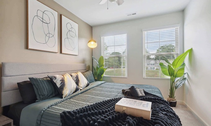 Southwest Raleigh House | Stylish King 3-Bed Townhome Minutes to Cary & NC State!