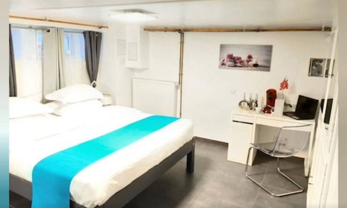 Petange House | Stylish King W/private bath 20 km to Luxembourg city Free Bike/Transportation