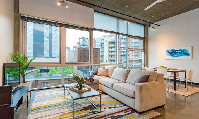 The Gulch Apartment | Stylish Loft 0.7 Miles From Downtown!