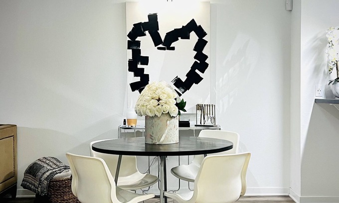 Mid City Apartment | Stylish Miracle Mile Studio