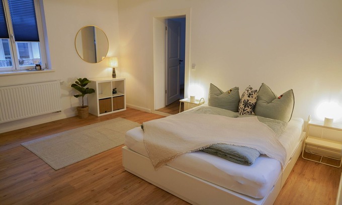 Coburg Apartment | Stylish, modern old flat in the centre