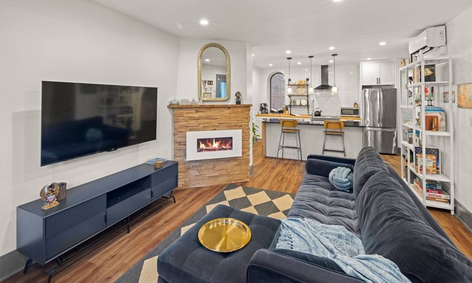 H Street Corridor Apartment | Stylish & Modern Private Retreat in Capitol Hill!