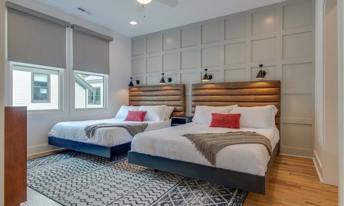 Greenwood House | Stylish Nashville Retreat for Groups