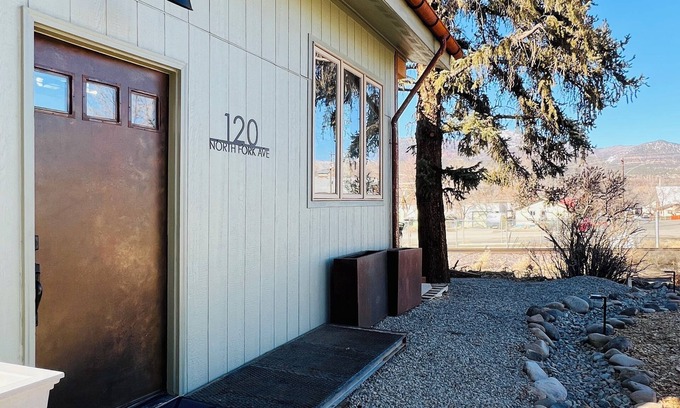 Paonia House | Stylish New Paonia Tiny Home: Walk Downtown, Views, AC, WiFi + EV