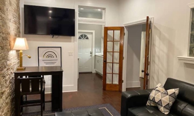 Downtown Jackson Apartment | Stylish one bedroom apartment in downtown Jackson