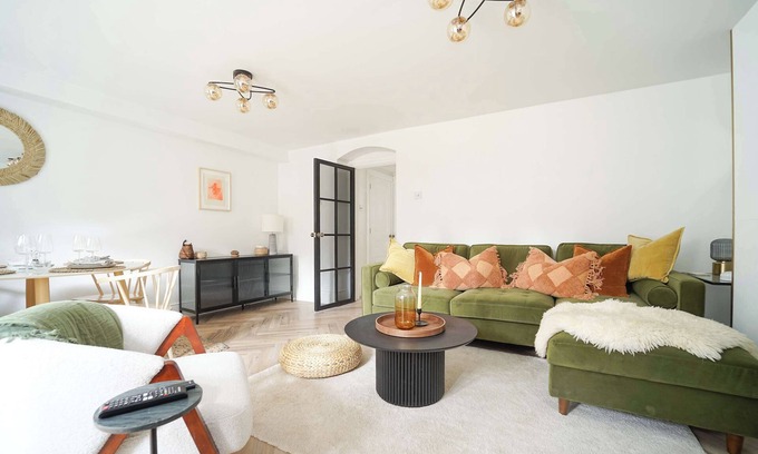 Clifton Apartment | Stylish one bedroom flat on Gordon road- Hopewell