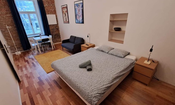 Prague 2 Apartment | Stylish one bed apartment by Namesti Miru
