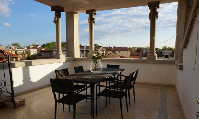Santa Maria in Stelle Apartment | Stylish Penthouse Apartment in Venice Lido, 10 minutes from Saint Marks Square