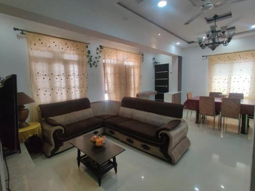 Hyderabad Apartment | Stylish Penthouse Apartment - ATITHI ESTATE