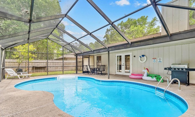Gainesville House | Stylish Pool Home w/Grill by GNV's Best Dining!