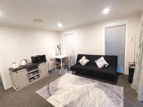 Rolleston House | Stylish Private Guest House Ensuite Only