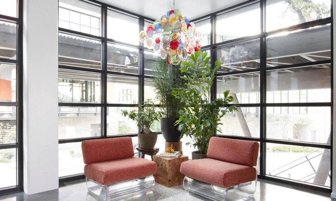 Travis Heights House | Stylish Retreat | Well-Designed Room Perfect for Family & Friends | Pool
