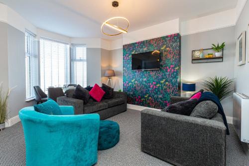 Bare Apartment | Stylish Seafront Apartment - Sleeps 6 - Gateway to the Lakes