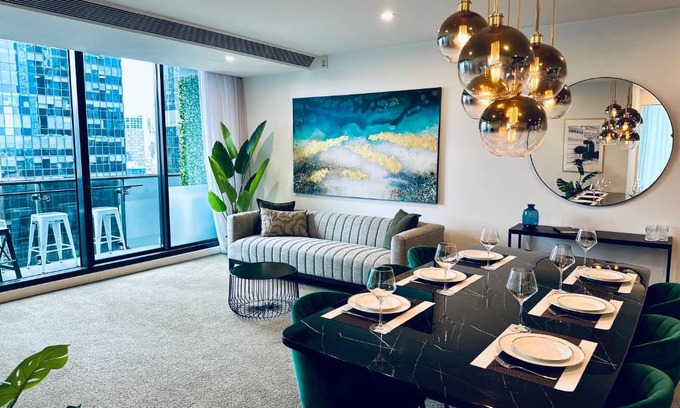 Southbank Apartment | Stylish Southbank apartment Plus Free Parking for 2 Cars