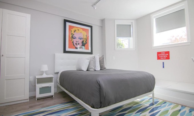 Griggs Park Apartment | Stylish Studio in Brookline-5min train to Boston. #2