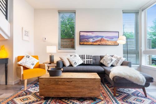 Wallingford House | Stylish Townhouse Near Seattle Attractions