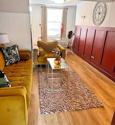 Lincoln House | Stylish Uphill Townhouse