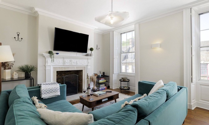 Chipping Norton Apartment | Stylishly presented holiday apartment in the Cotswolds - Molls Yard