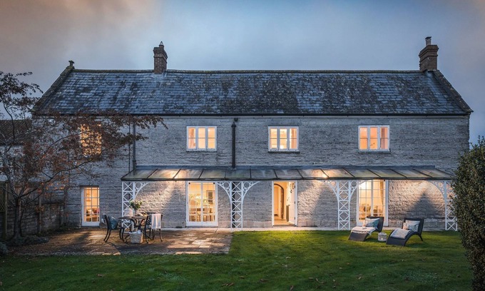 West Pennard Other | Stylishly renovated farmhouse with hot tub in rural Somerset