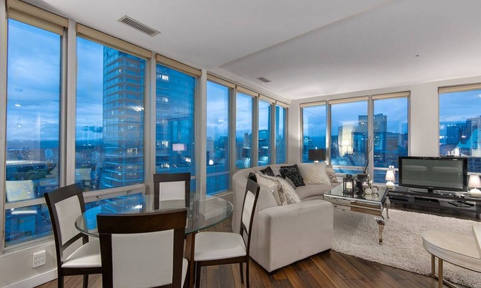 Downtown Vancouver Condo | Sub-penthouse 2br/2ba Central Downtown