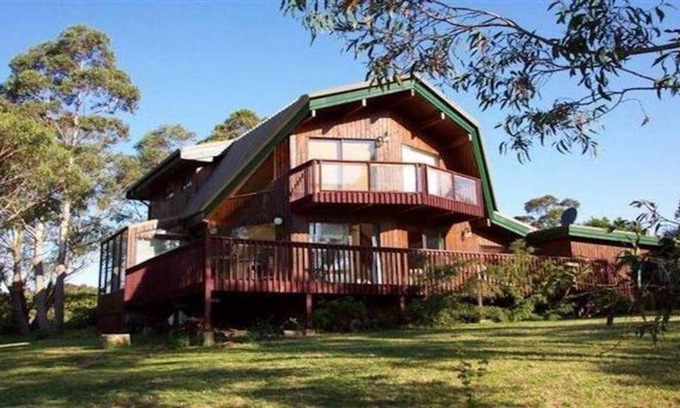 Leura House | Sublime Cedar Lodge Leura