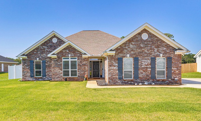Saint Elmo House | Suburban Bliss! Family Home 22 Mi to Dtwn Mobile