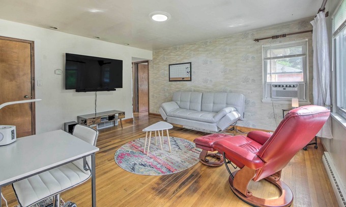 Mayfield Heights House | Suburban Home ~ 20 Mi to Downtown Cleveland!