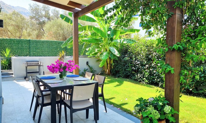 Karabag House | Suelo Flat Villa for Family