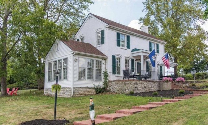 Versailles House | Sugar Hill Farm-Historic Horsefarm with Pool