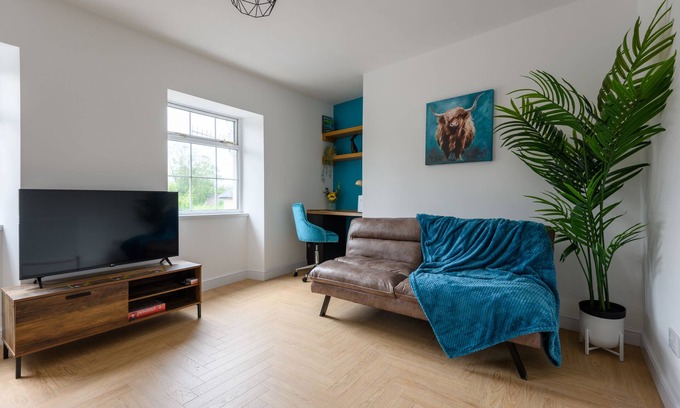 Abergavenny Apartment | Sugar Loaf Loft, Abergavenny Town Centre