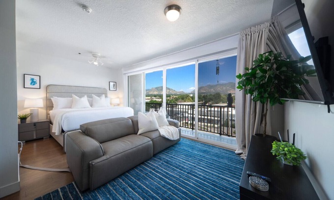 Sugar House Apartment | Sugarhouse - Panoramic Mountain Views! Studio!