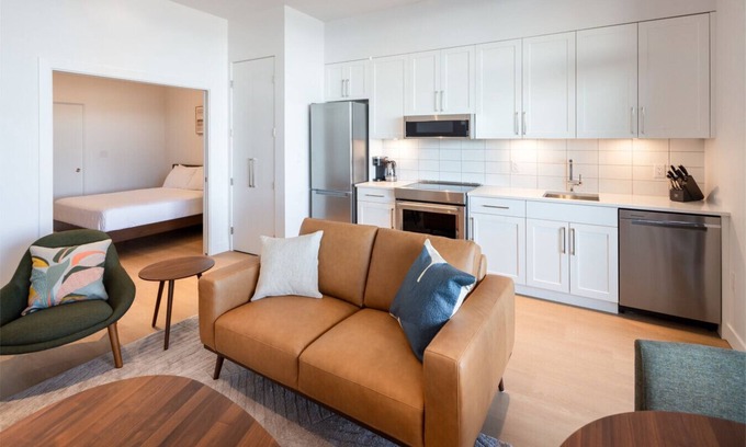 Regional District of Nanaimo Apartment | Suite 108 - One-Bedroom Oceanview King Suite