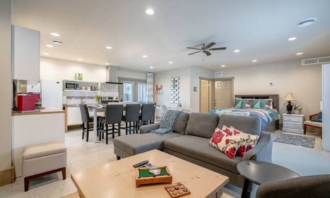 Leamington Apartment | Suite 15 · A Simply 'Suite' Escape!