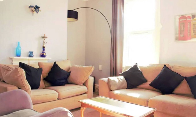 Offerton Bed & Breakfast | Suite 4: Lovely Bedroom near MCR Centre