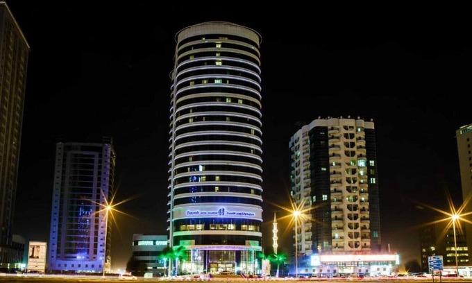 Al-Fujairah House | Suite in Fujairah Bay with Rooftop Pools